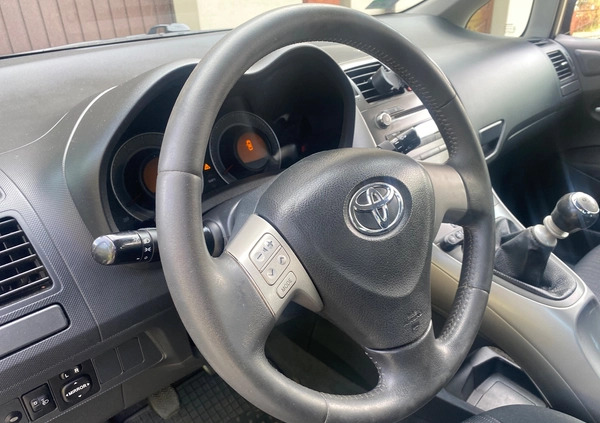 Toyota Auris cena 24500 przebieg: 209300, rok produkcji 2009 z Radzymin małe 154